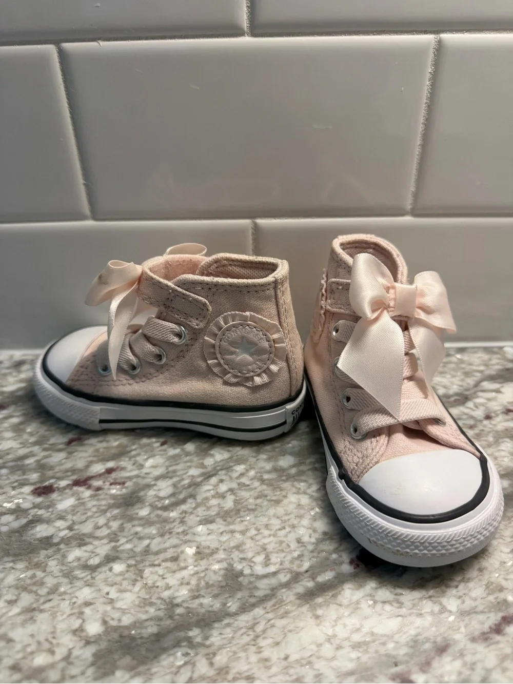 Girls Pink Converse High-Top Sneakers with Satin Bows size 3